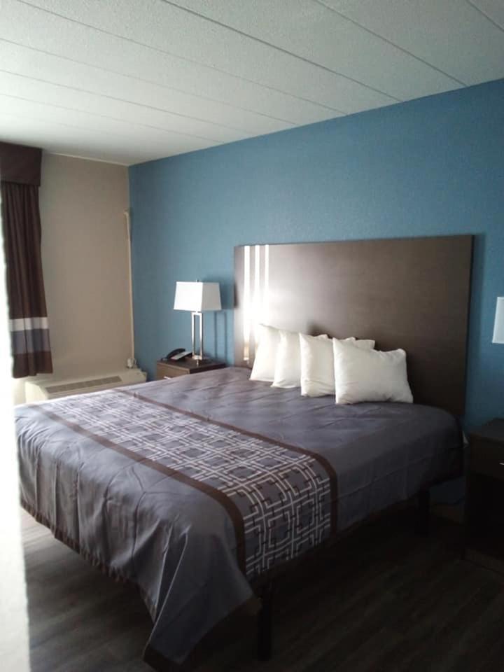 Hotel 6 Burlington