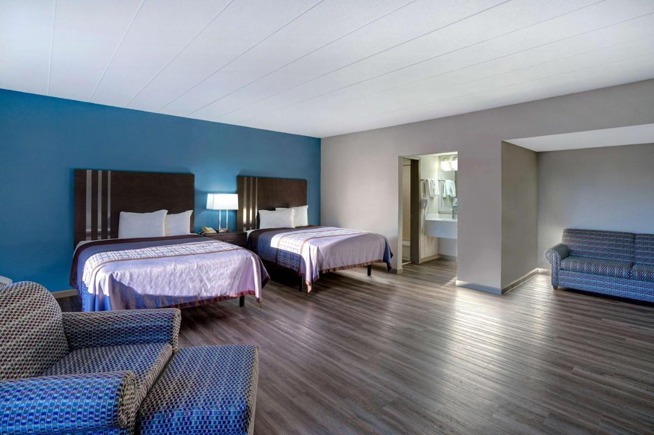 6 Hotel 2*