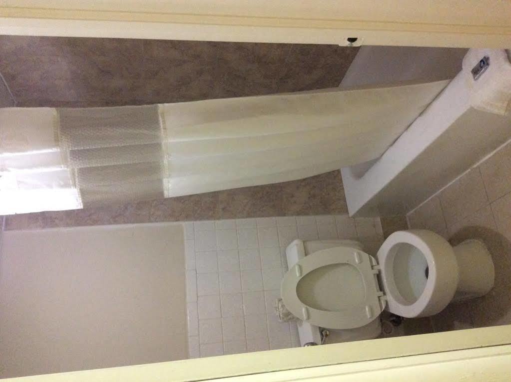 6 Hotel 4*