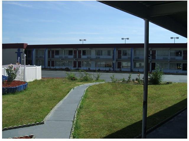 Hotel 6