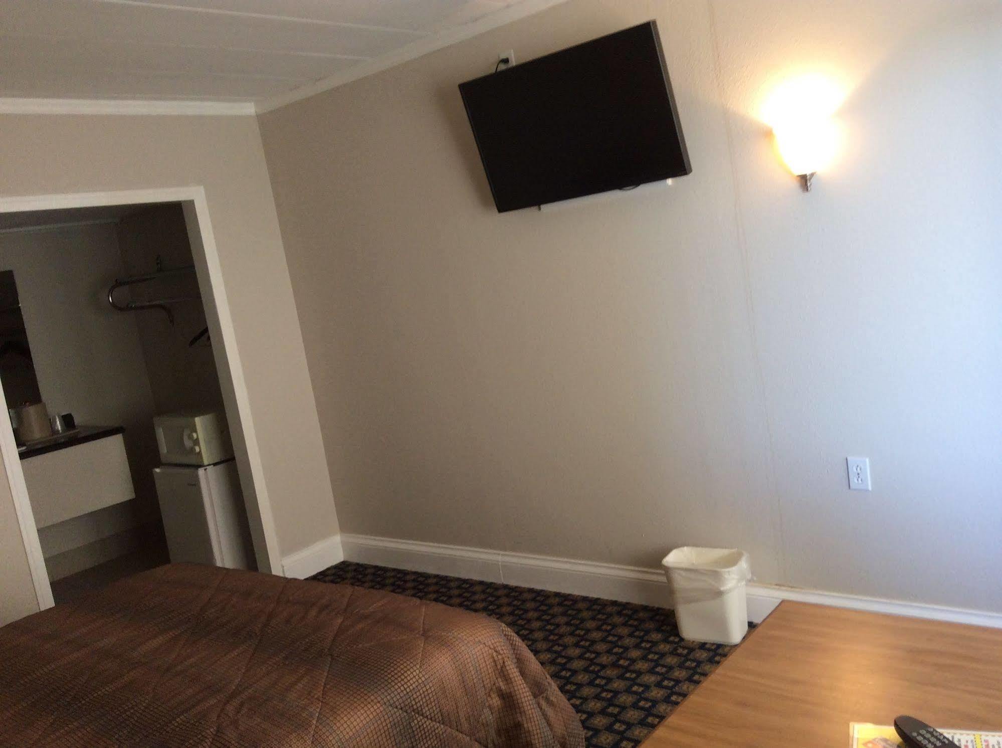 6 Hotel 2*